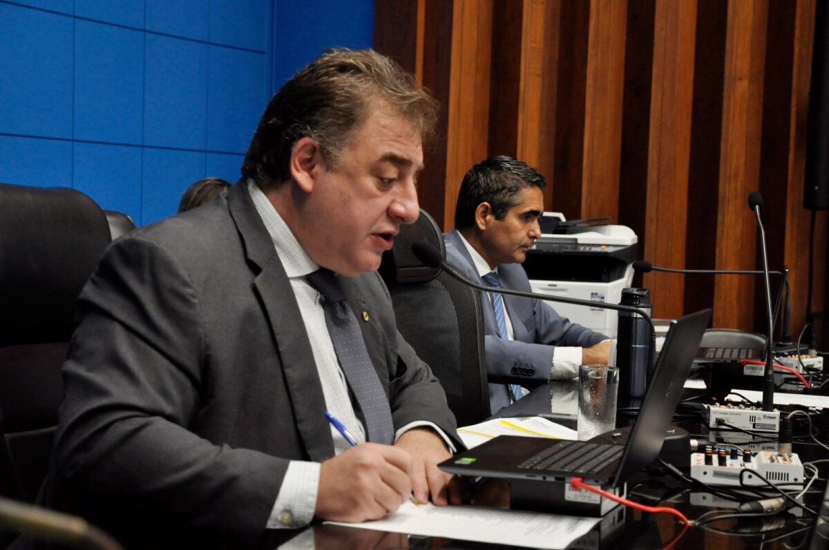 Neno Razuk solicita novos cursos para UEMS de Amamba