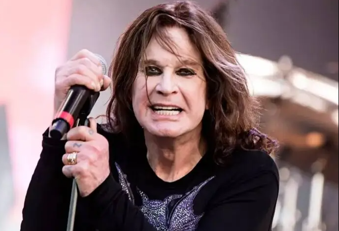 Morre aos 76 anos, Ozzy Osbourne, o lendário vocalista do Black Sabbath