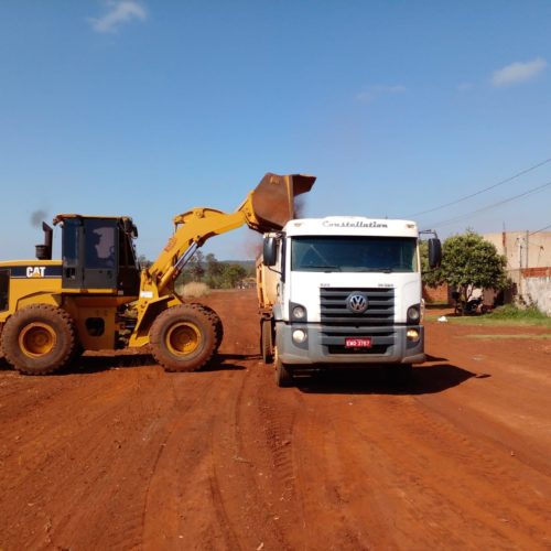 Prefeitura realiza mais de 86 km em patrolamento em Dourados