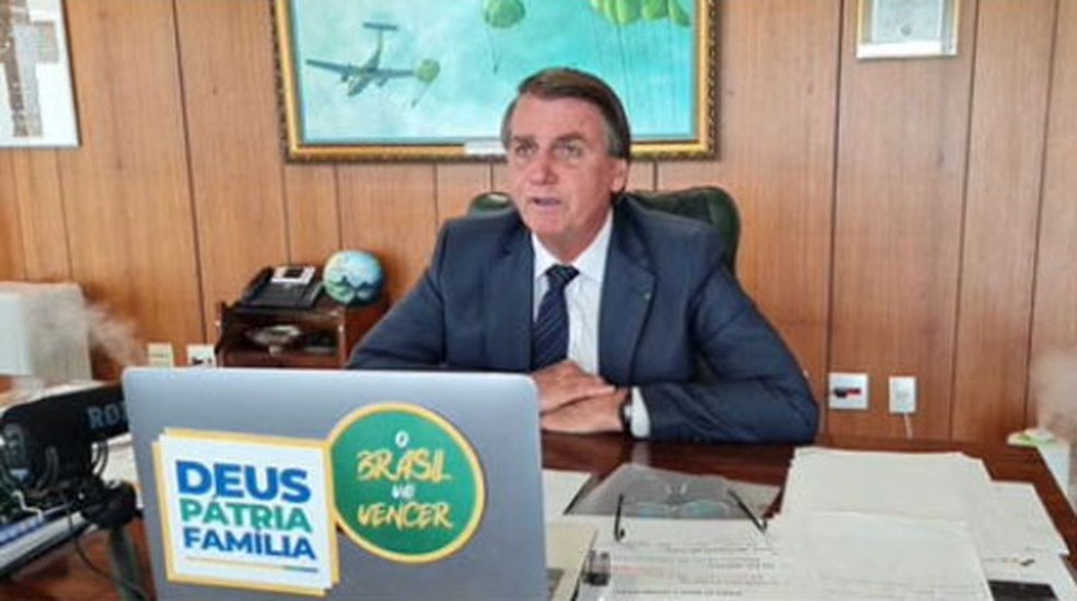 Bolsonaro embarca para o Suriname em busca de parcerias comerciais