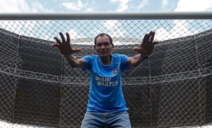 Morre aos 88 anos o ex-goleiro Manga, ídolo do Operário, Botafogo e da Seleção