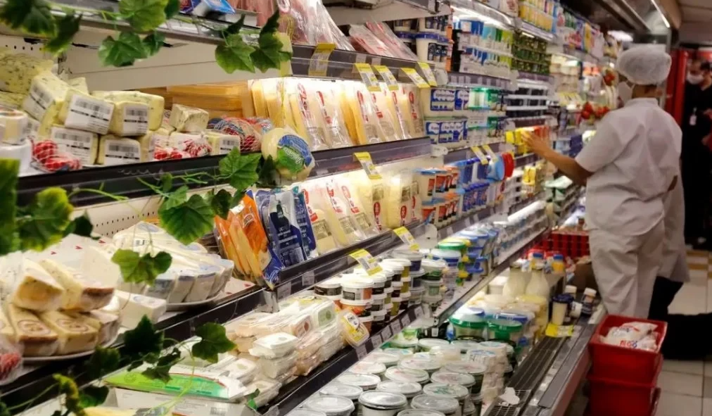 Preços dos alimentos cairão mais nas próximas semanas, diz ministro