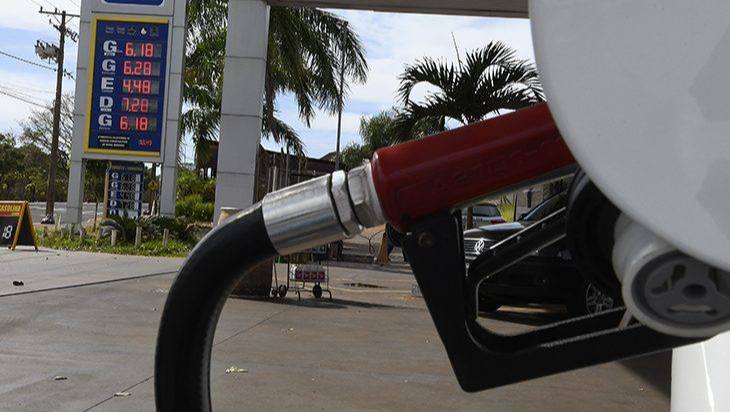 Governo reduz para 17% alíquota de ICMS para gasolina, etanol, telecomunicações e energia elétrica